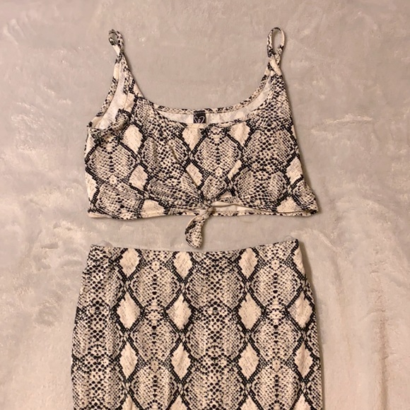 Black and White Skirt Matching Set - Picture 1 of 3